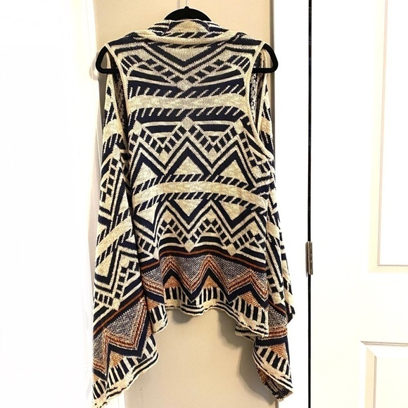 Geometric pattern Open knit vest - Picture 2 of 4